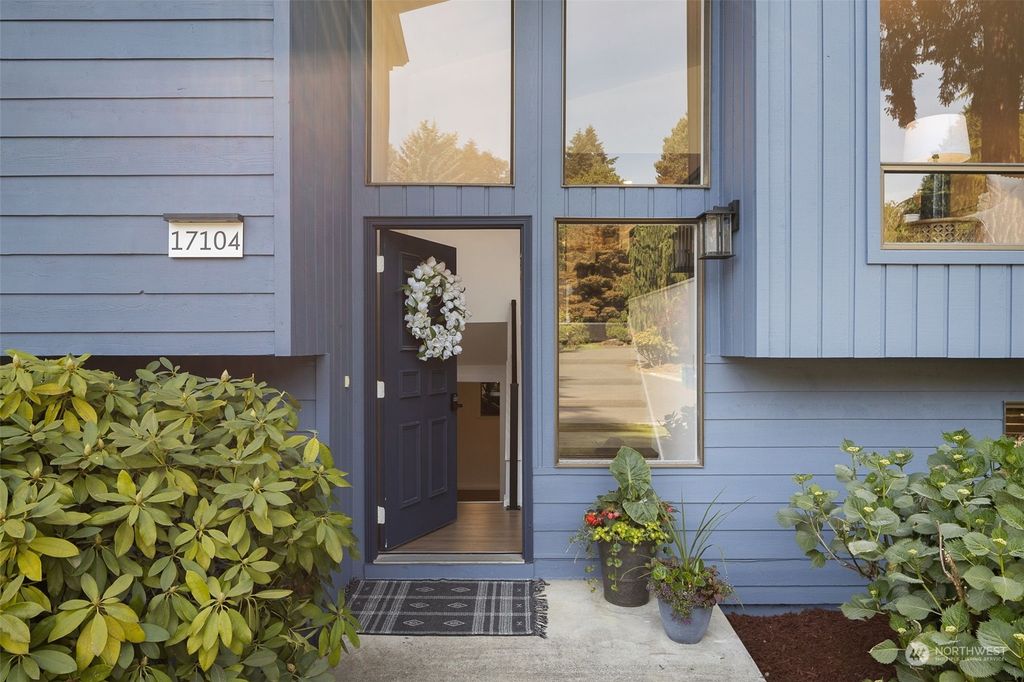 Photo of 17104 NE 86th Court, Redmond, WA 98052 (MLS # 2236804)