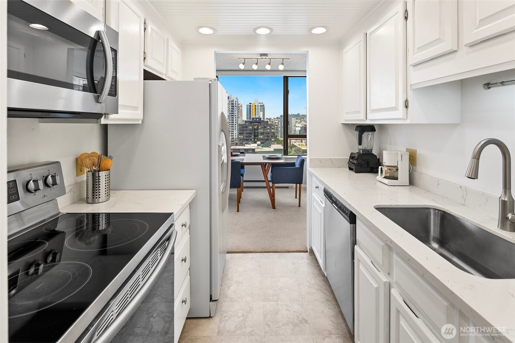 2201 3rd Avenue 1404