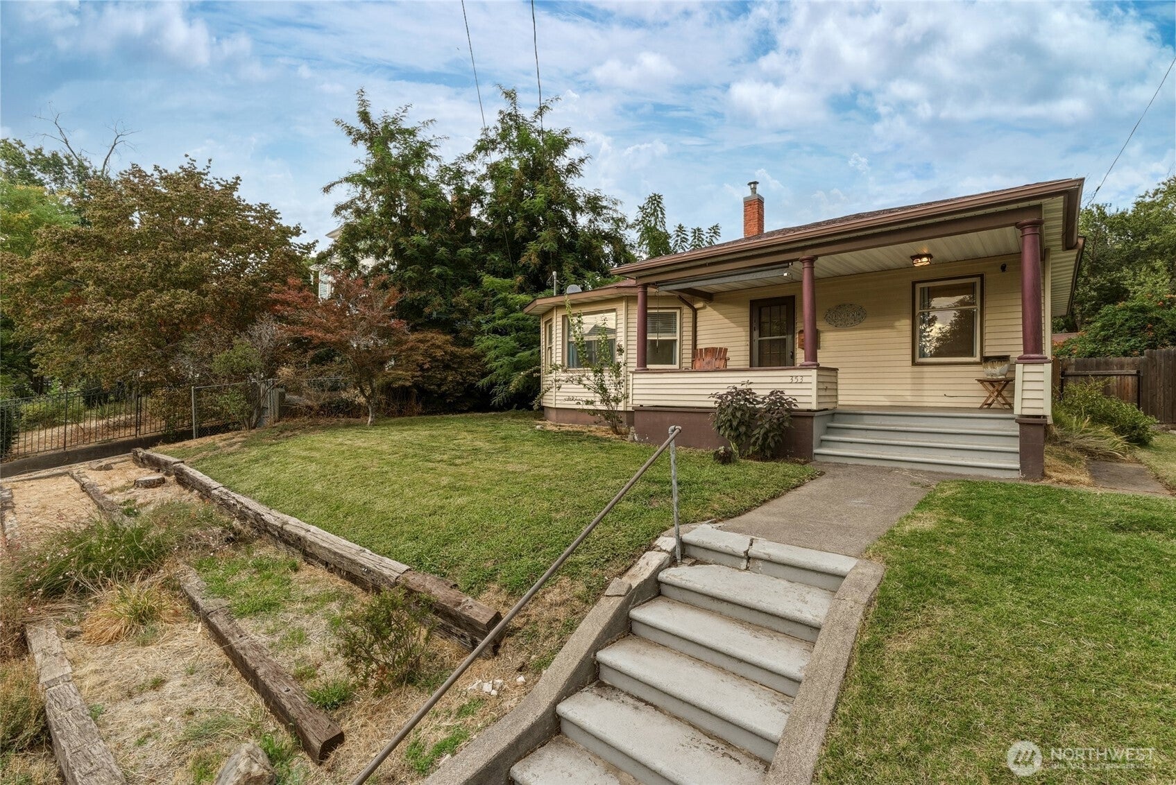 353 S 4th Avenue