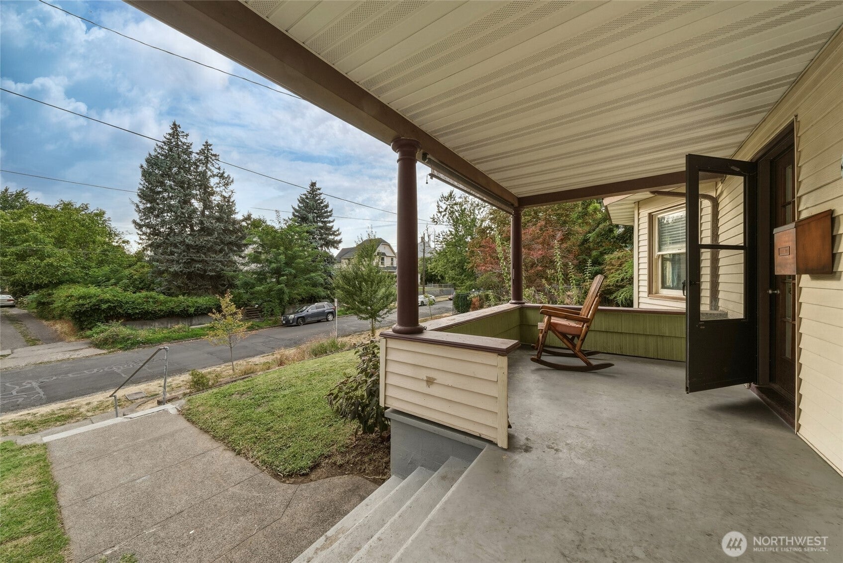 353 S 4th Avenue