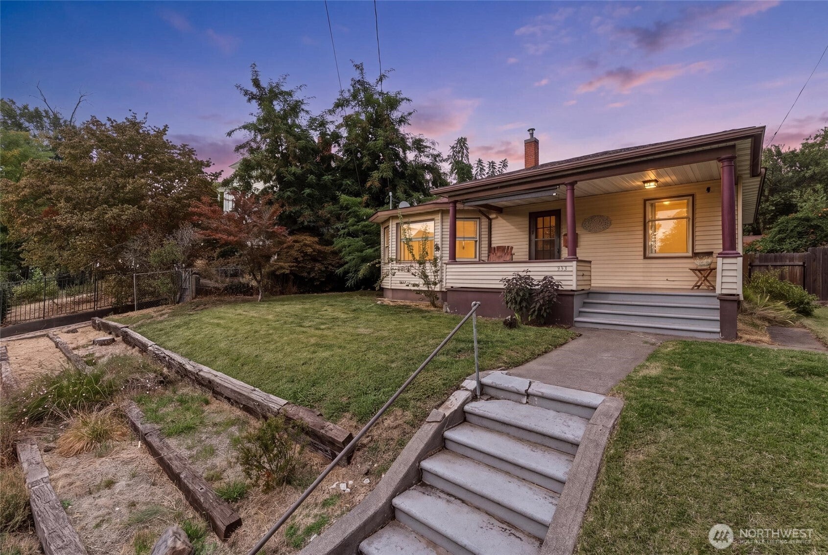 353 S 4th Avenue