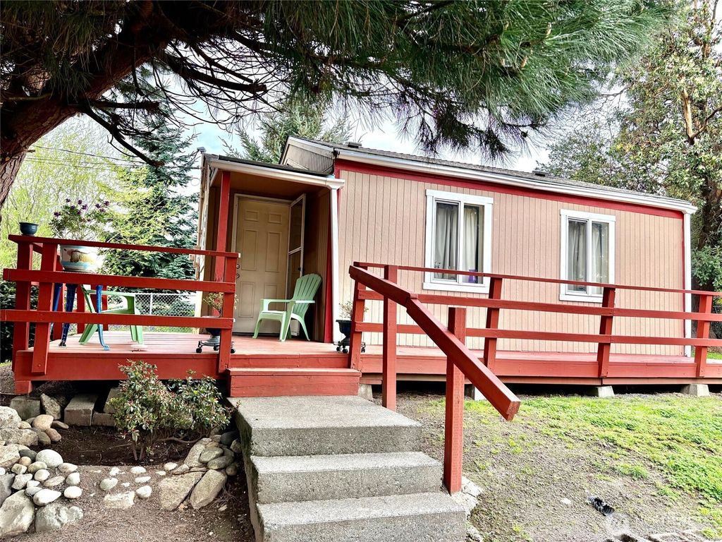 Photo of 10028 30th Avenue SW, Seattle, WA 98146 (MLS # 2507128)