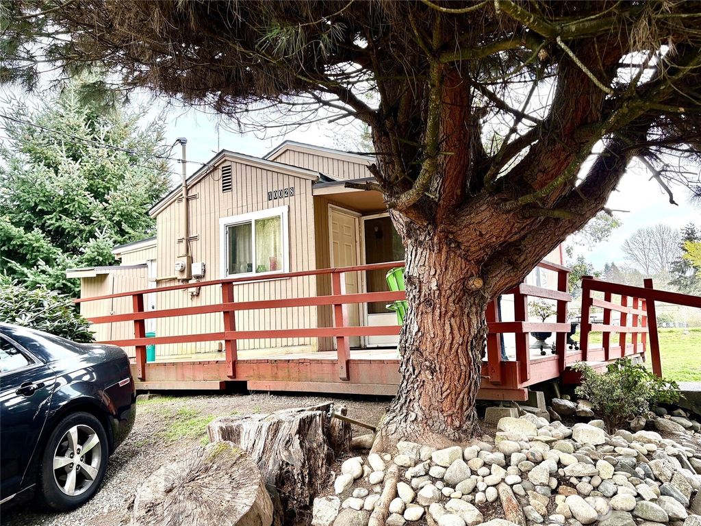 Photo of 10028 30th Avenue SW, Seattle, WA 98146 (MLS # 2507128)