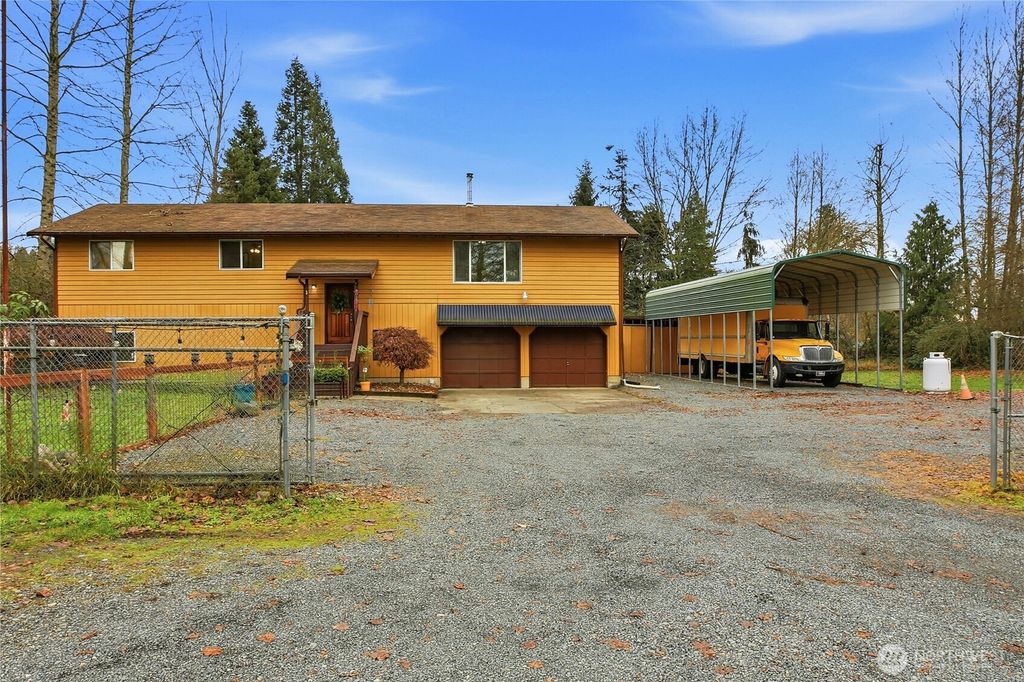 Photo of 8923 SE 113th Drive SE, Snohomish, WA 98290 (MLS # 2458020)