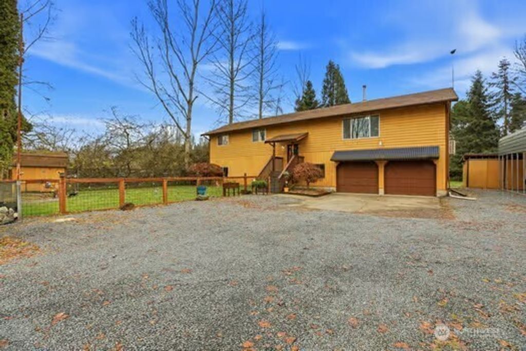 Photo of 8923 SE 113th Drive SE, Snohomish, WA 98290 (MLS # 2458020)