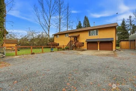 Photo of 8923 SE 113th Drive SE, Snohomish, WA 98290 (MLS # 2458020)
