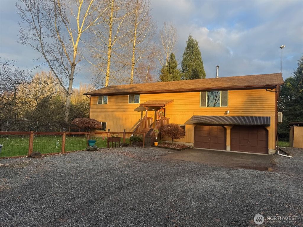 Photo of 8923 113th Drive SE, Snohomish, WA 98290 (MLS # 2458020)