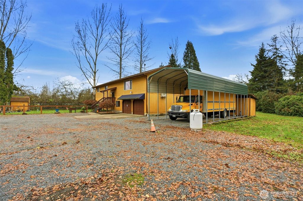 Photo of 8923 SE 113th Drive SE, Snohomish, WA 98290 (MLS # 2458020)