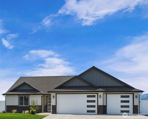 Photo of 884 NE Tyler Place, East Wenatchee, WA 98802 (MLS # 2405139)