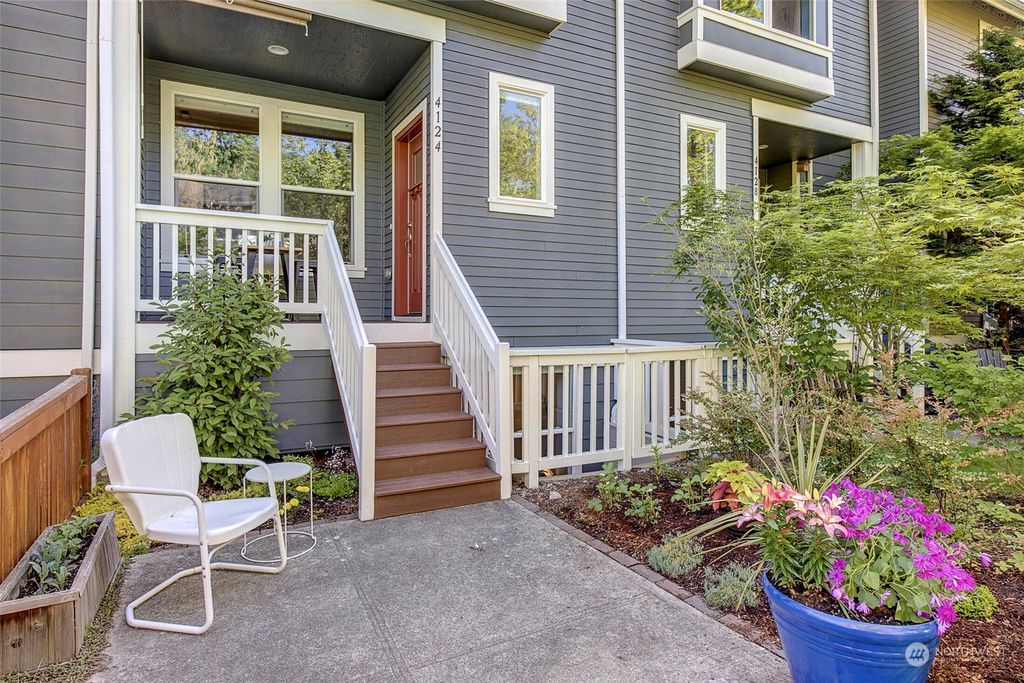 Photo of 4124 29th Avenue S, Seattle, WA 98108 (MLS # 2068090)