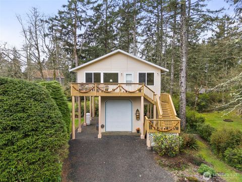 821 Ketch Court, Ocean Shores, WA 98569 - MLS#: 2352633