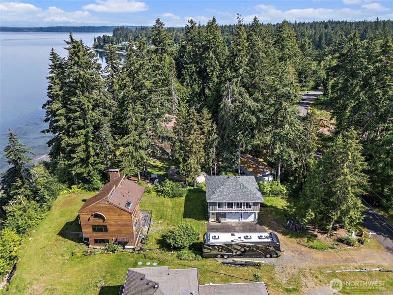 7544 Sandy Point Beach Road NE