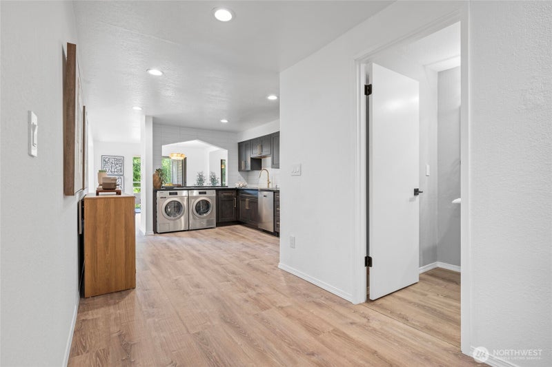 19528 Echo Lake Place N B101
