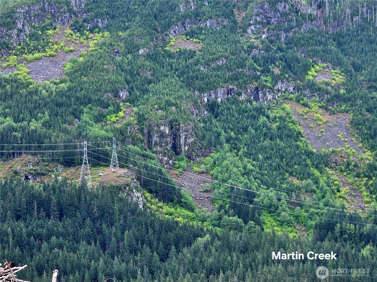 6710 6710 Martin Creek