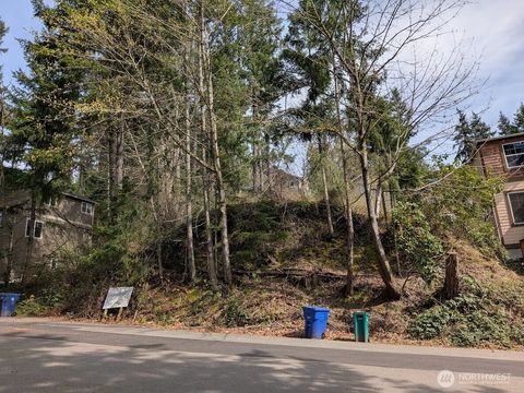 Photo of 1324 211th Avenue NE, Sammamish, WA 98074 (MLS # 2500085)