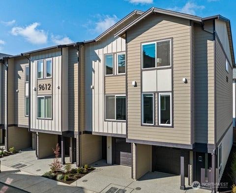 Photo of 16830 20th Avenue W #F5, Lynnwood, WA 98037 (MLS # 2566750)