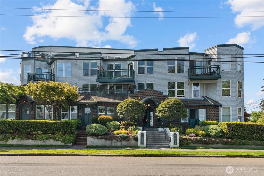 Photo of 2920 Alki Avenue SW #409, Seattle, WA 98116 (MLS # 2526432)