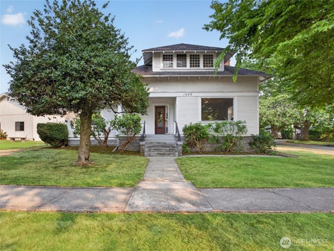 Photo of 1409 Marion Street, Enumclaw, WA 98022 (MLS # 2565457)