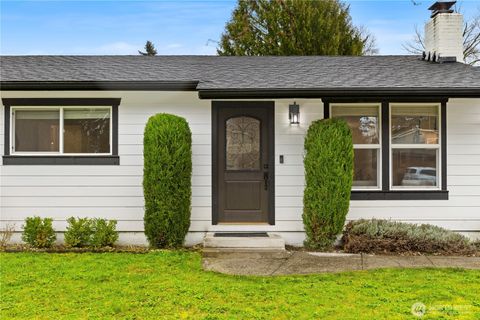 Photo of 35844 13th Avenue SW, Federal Way, WA 98126 (MLS # 2523079)