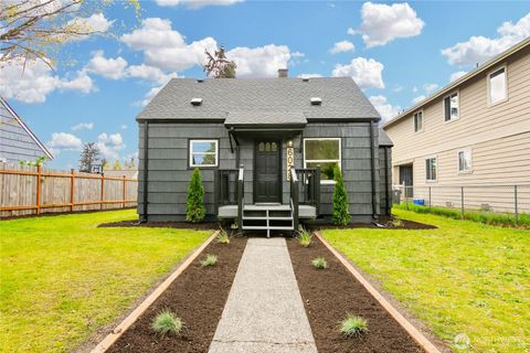 Photo of 6028 S Fife Street, Tacoma, WA 98409 (MLS # 2512869)