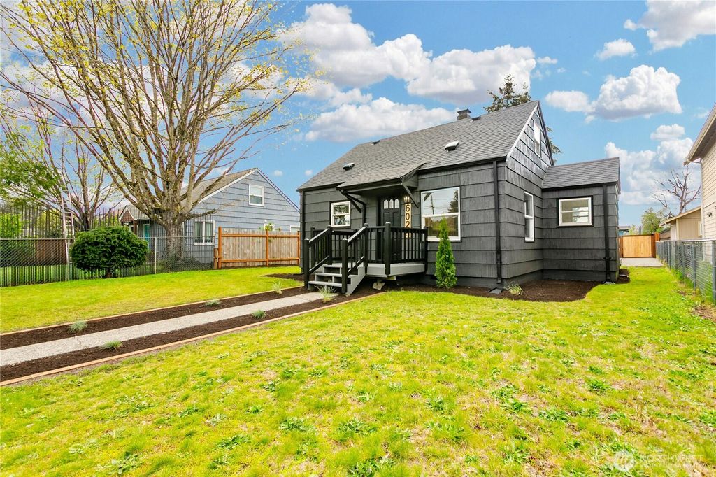 Photo of 6028 S Fife Street, Tacoma, WA 98409 (MLS # 2512869)