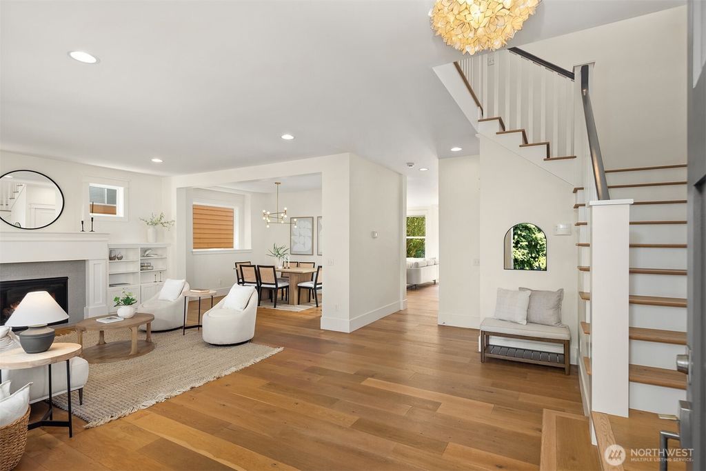 Photo of 7051 34th Avenue NE, Seattle, WA 98115 (MLS # 2555930)