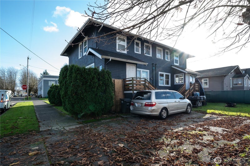 300 W 3rd Street