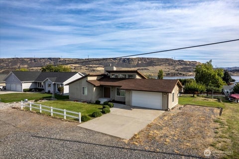 Photo of 32 Electric Boulevard, Electric City, WA 99123 (MLS # 2581538)