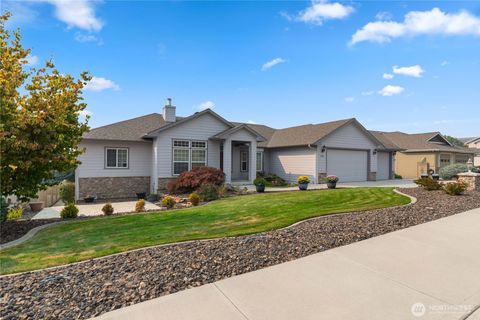 Photo of 1992 Stoneridge Drive, East Wenatchee, WA 98802 (MLS # 2438024)