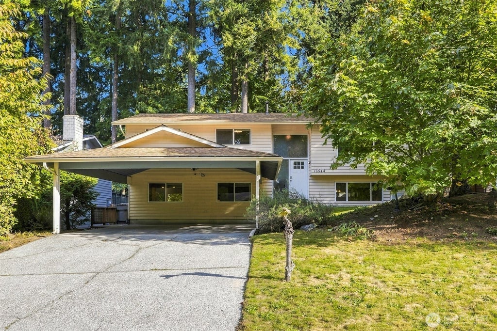 Photo of 13544 127th Avenue NE, Kirkland, WA 98034 (MLS # 2591248)