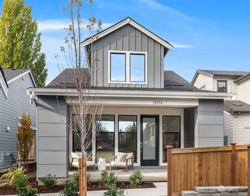 Photo of 10314 135th (HS 6) Circle NE, Kirkland, WA 98033 (MLS # 2318936)