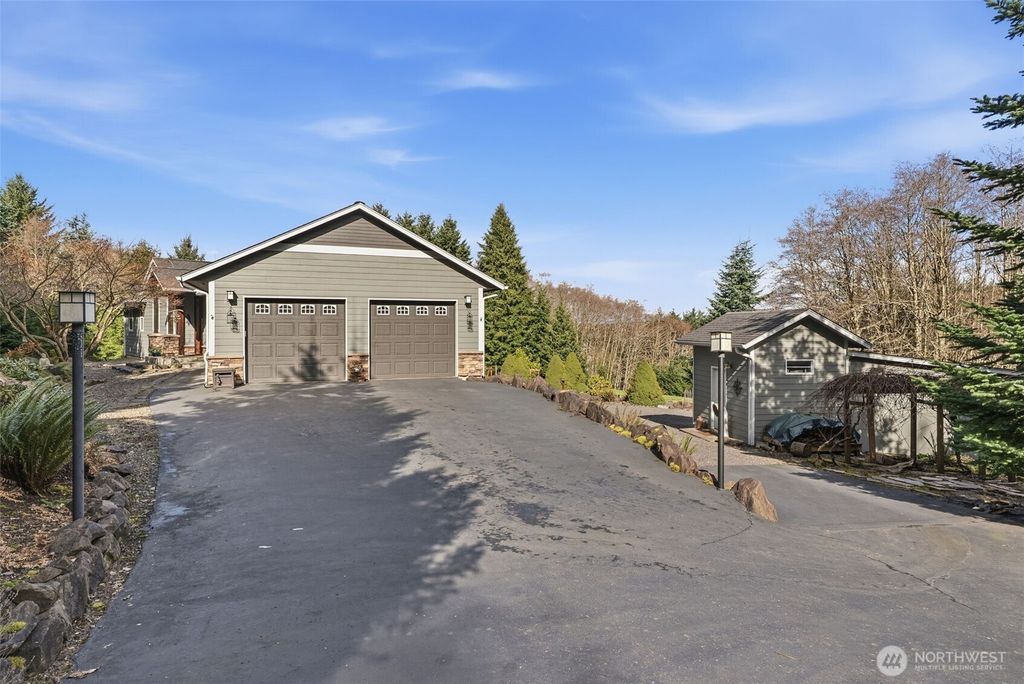 Photo of 72 Blue Mountain Rd Rd, Castle Rock, WA 98611 (MLS # 2480671)