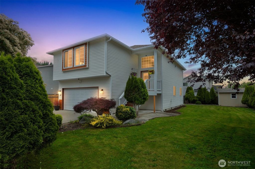Photo of 111 2nd AVE N Ave, Algona, WA 98001 (MLS # 2380577)