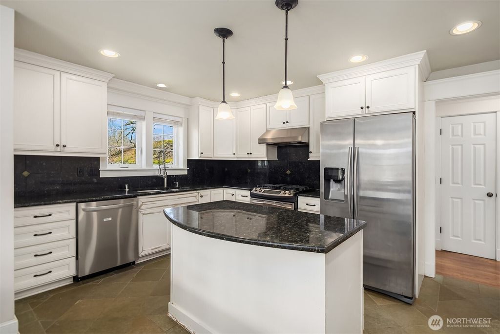 Photo of 20802 SE 34th Street #6, Sammamish, WA 98075 (MLS # 2502513)