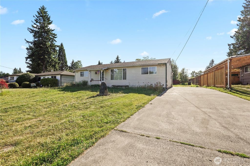 Photo of 16125 121st Avenue SE, Renton, WA 98058 (MLS # 2390527)