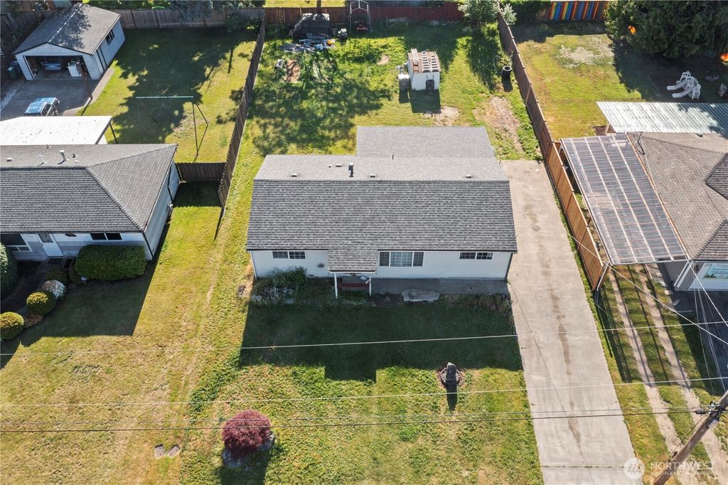 Photo of 16125 121st Avenue SE, Renton, WA 98058 (MLS # 2390527)