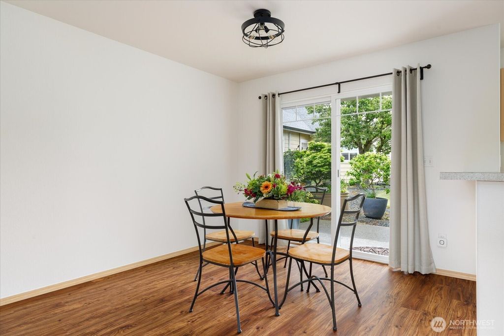 listing image 9364882659738963941