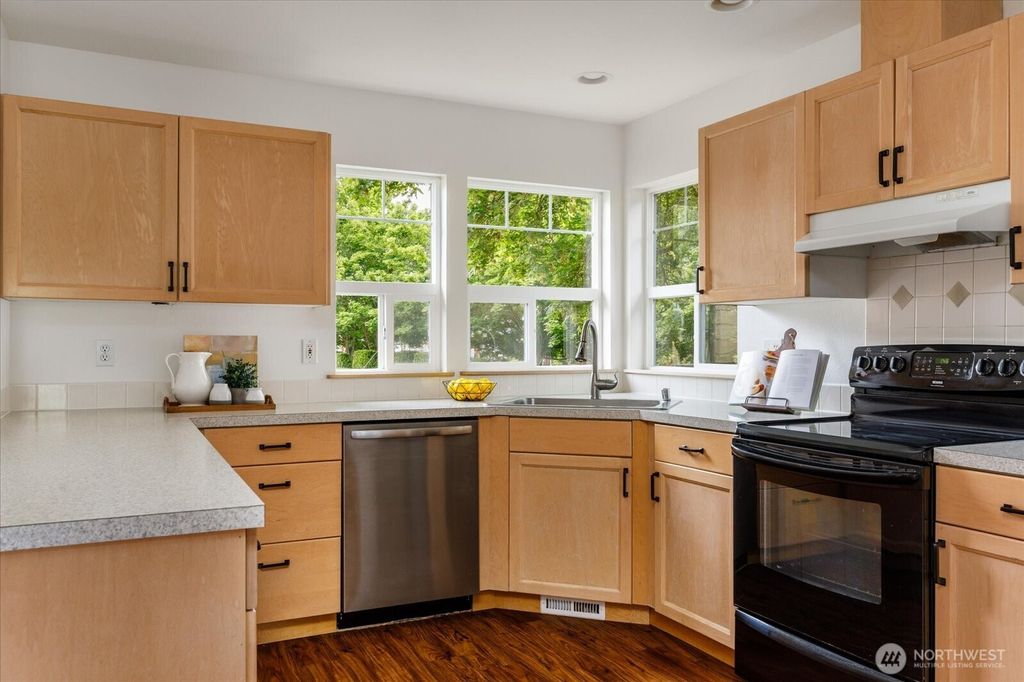 listing image 9362622839095468476