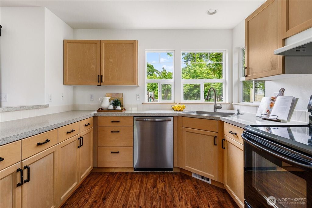 listing image 9363148975656669359