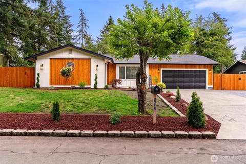 Photo of 1402 159th Street Ct E, Tacoma, WA 98445 (MLS # 2556723)