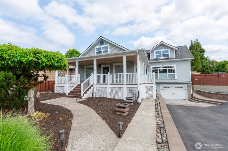 322 NE Kirby Avenue