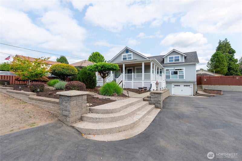322 NE Kirby Avenue