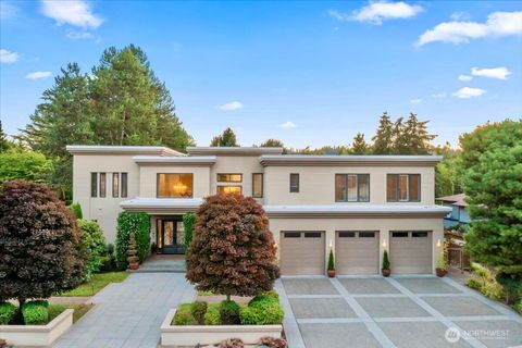 2 Crescent Key SE Bellevue WA 98006