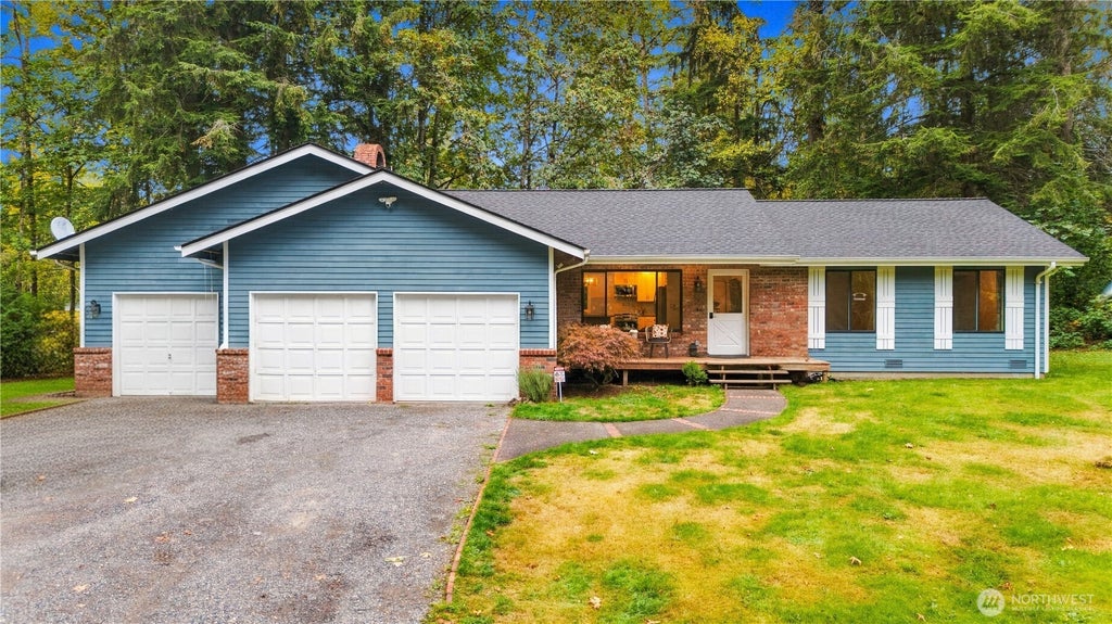 Photo of 25434 SE 219th Street, Maple Valley, WA 98038 (MLS # 2585917)