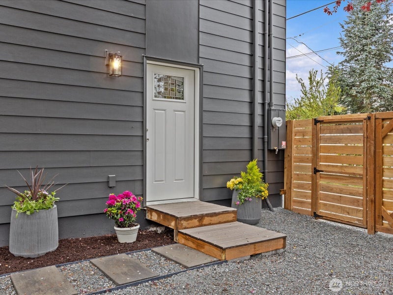 8117 17th Avenue SW B