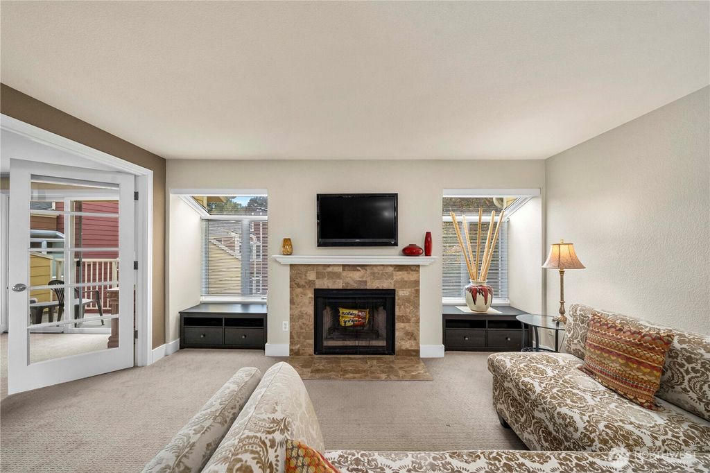 Photo of 15824 NE Leary Way #5-301, Redmond, WA 98052 (MLS # 2447004)