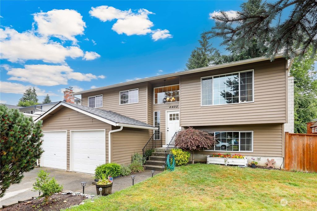 Photo of 4405 126th Place NE, Marysville, WA 98271 (MLS # 2272326)