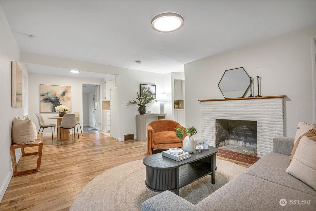 Photo of 2337 N 137th Street, Seattle, WA 98133 (MLS # 2266118)