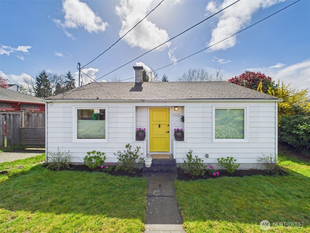 Photo of 1407 SW Cambridge Street, Seattle, WA 98106 (MLS # 2354948)