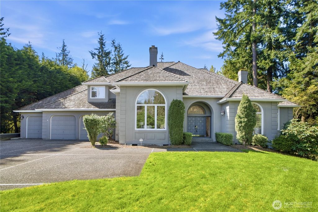 Photo of 15885 SE 62nd St St, Bellevue, WA 98006 (MLS # 2514403)